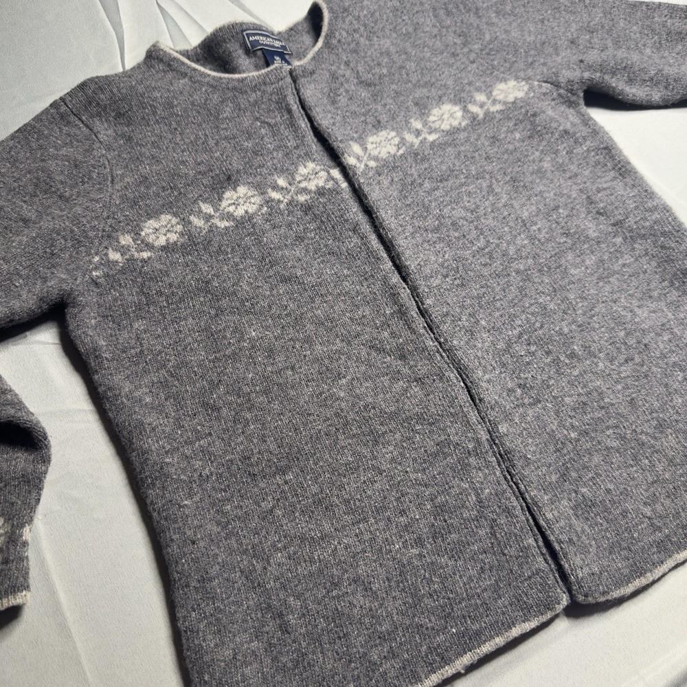 American Eagle Medium Y2K‎ Cardigan Sweater Lambswool Floral Grey